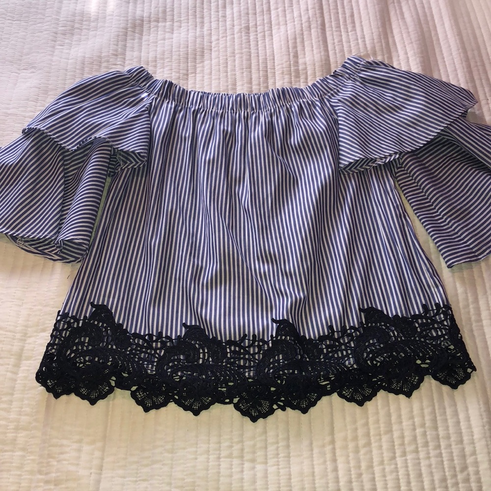 Striped off-the shoulder shirt